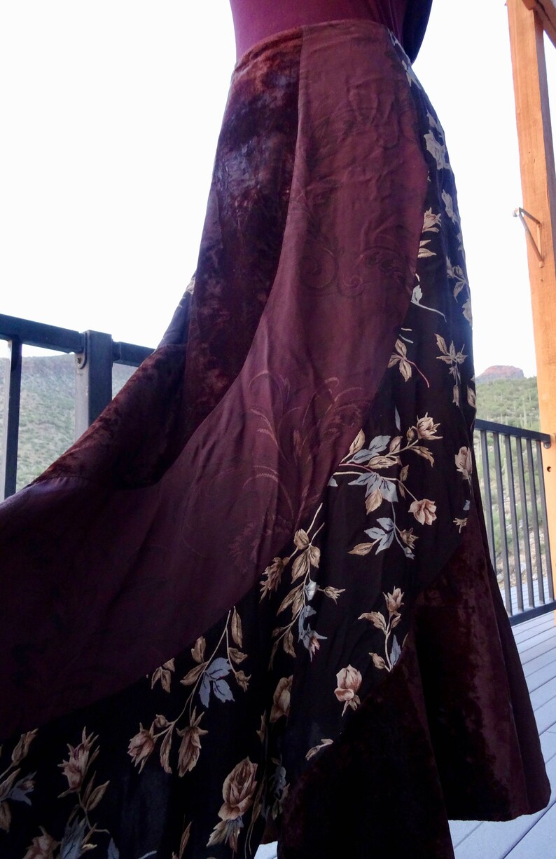70s SWIRL SKIRT in Browns Vintage Maxi Festival Skirt Bohemian Retro Skirt Gypsy Skirt 70s Hippie Chic Skirt Brown Velvet Satin Skirt