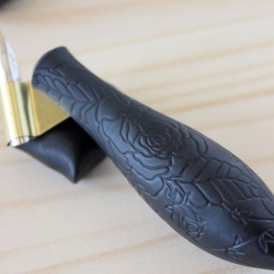 Limited Edition Matte Black Calligraphy Pen with Rose Engravings - Carrot Style in Oblique and Straight Nib Holder