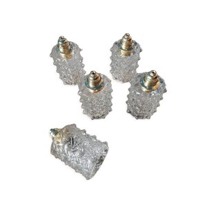 Set mit 5 Vintage-Pendelleuchten aus geformtem Glas / Vintage-Pendelleuchten aus Glas / Vintage-Tulpen-Kronleuchter / Magic&#39;Puce