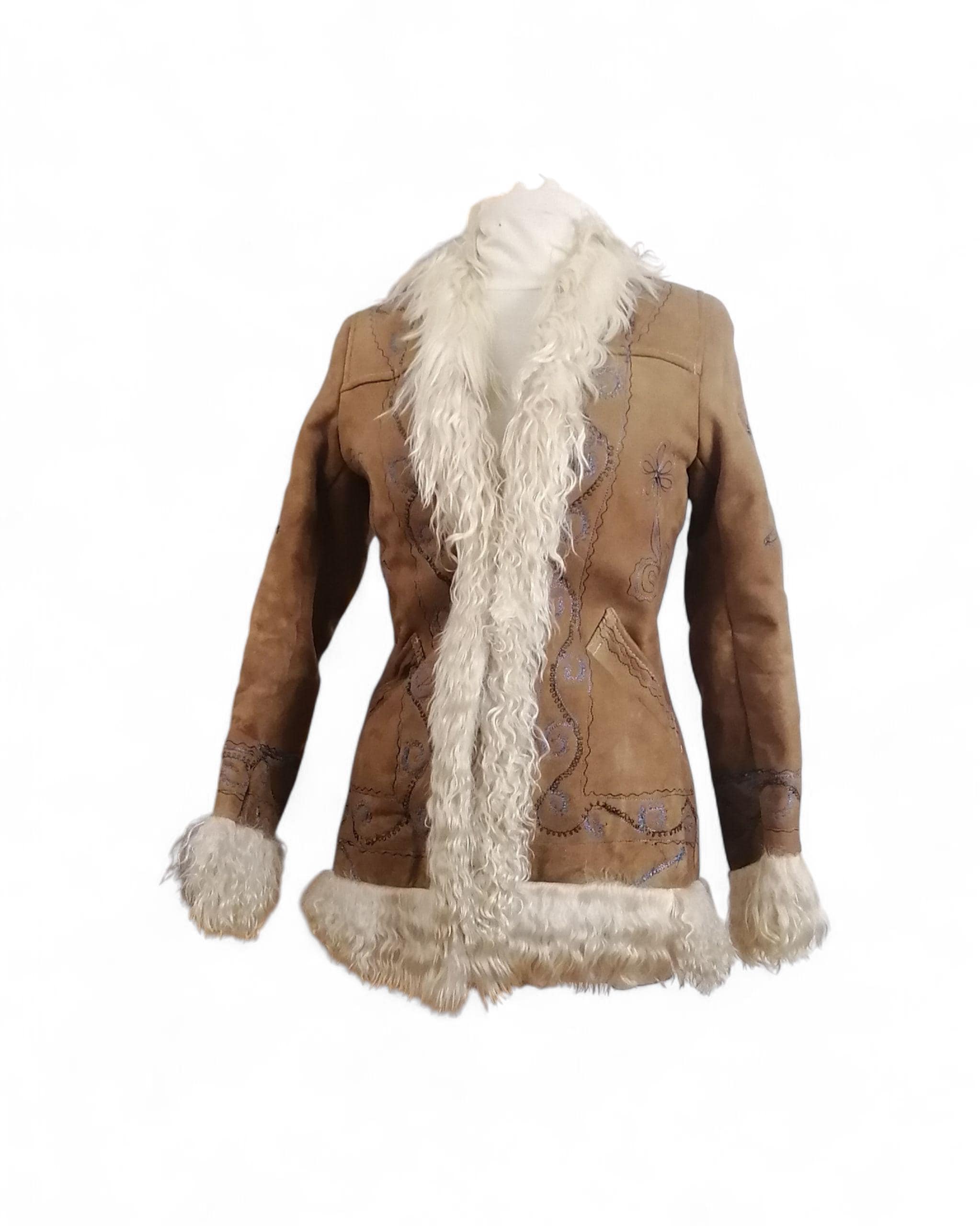 Tenue des années 70 : les tendances incontournables