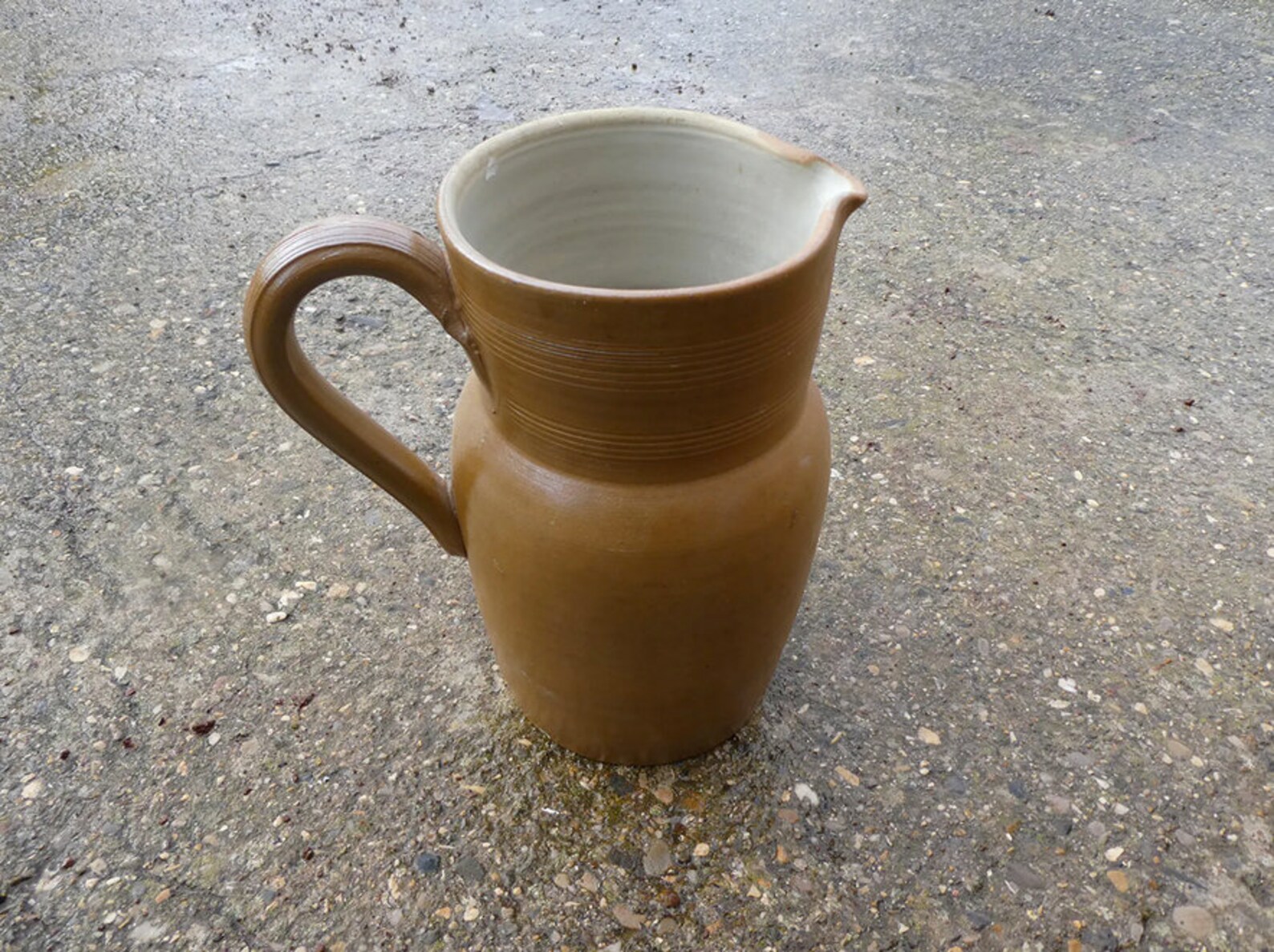 Carafe à Eau En Grès Premier Housewares - 1,28L, Finition Émaillée Rose Clair, Design Vintage