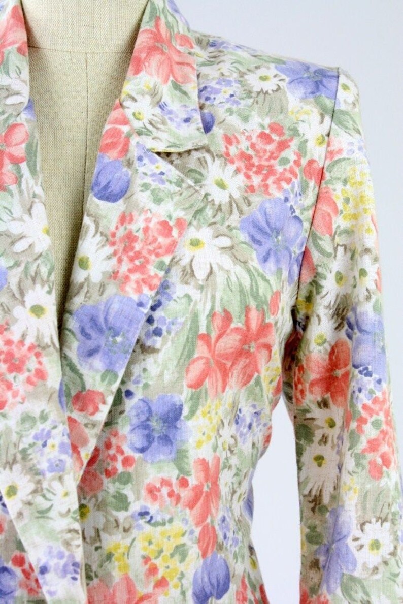 ON SALE Vintage 80s 90s Floral Revival Linen Blend Blazer Mother Pearl Single Button S