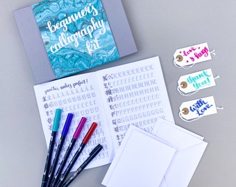 Kit de caligrafía para principiantes: kit para aprender caligrafía con pincel, con tarjetas y etiquetas de regalo, kits de manualidades para adultos y kit de letras a mano.