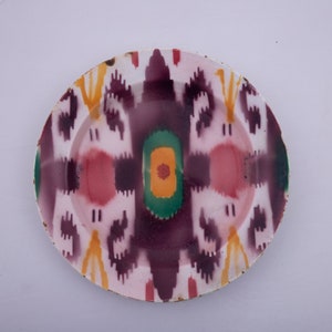 Kuznetsov Ikat Design Tiny Ceramic Plate , 19th C.sDiameter: 22.5cm / 8.8 inches SKU-D476