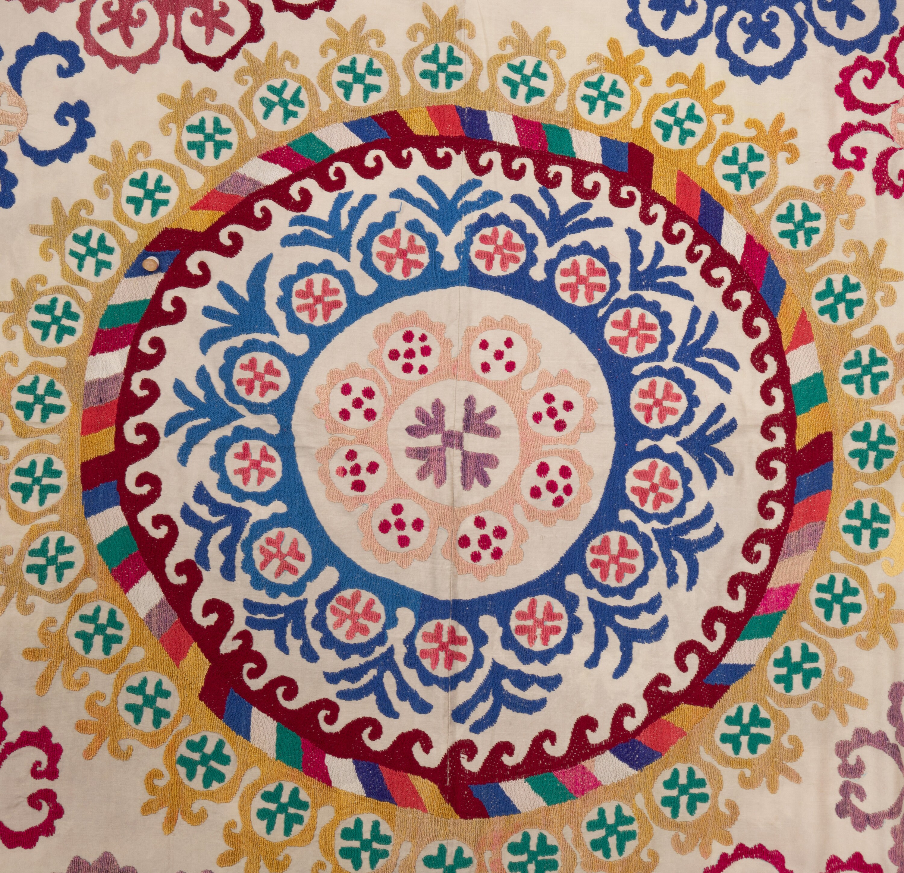 ウズベキスタン　スザーニオールドＢ Vintage Yellow Uzbek Suzani - 4'6 x 5'8 – HEIRLOOM