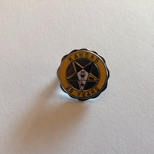 Vintage Order of the Eastern Star Kansas 25 Year Member Pin Pinback. image 1