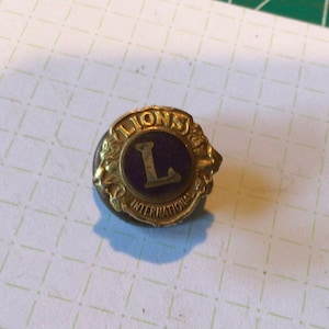 Lions Club International - Vintage Purple Enamel Member Lapel Pin