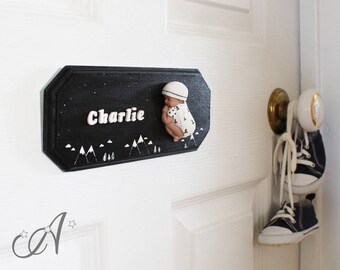 Door sign for baby room, door deco, wooden wall sign, personalized baby room panel, black and white, baby figurine baby deco, door sign name