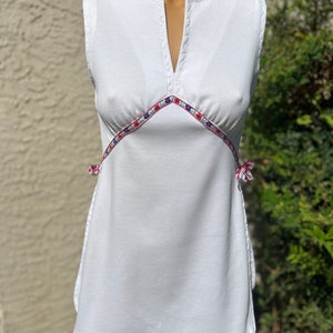 Vintage 1970s Point Set White Tennis Dress w Flower Ribbon Bust 34”