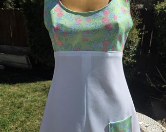 Vintage 1970s Polyester Tennis Dress w Green Flowered Bodice Bust 34"