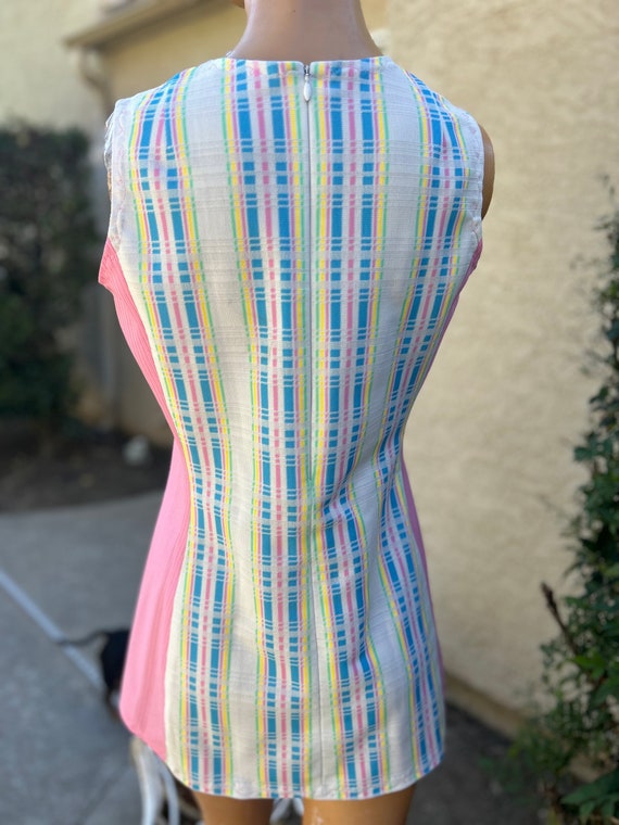 Vintage 1970s Solid Pink Sides & Plaid Front Poly… - image 2