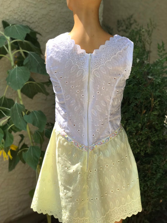 Vintage White and Yellow eyelet Cotton Tennis Dre… - image 2