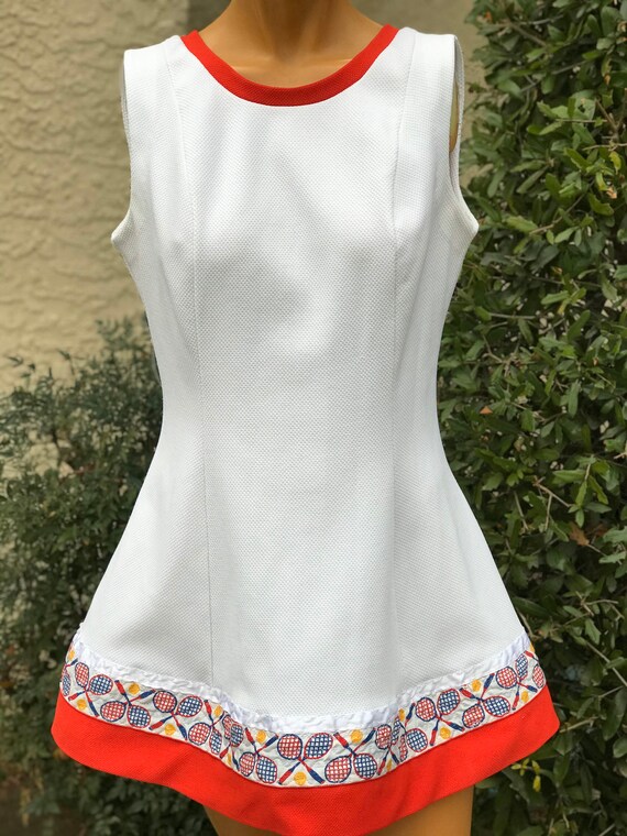 Vintage 1970s Polyester Tennis Dress.White w Tenni