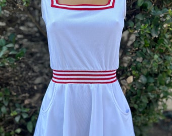 Vintage 1970s Loomtogs Polyester Tennis Dress w Red Stripe Trim Bust 34”