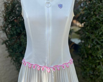 Vintage 1970s Kim Morgen Polyester Tennis Dress Size 9-10 Bust 34” Pleated Skirt w Pink Trim