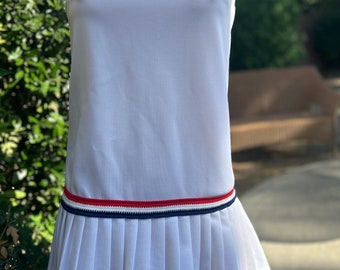 Vintage 1970s Polyester Tennis Dress w Pleated Skirt and Red White & Blue Trim Size 8 Bust 34”