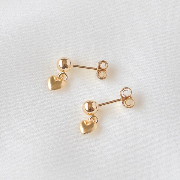 Heart Earrings - Gold Filled Heart Earrings, Heart Stud Earrings, Gold Heart Earrings, Gold Heart Studs, Dainty Gold Earrings |GFE00029