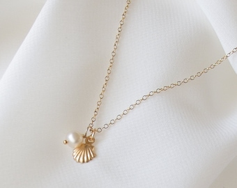 Tiny Seashell and Pearl Necklace - shell necklace, gold filled seashell necklace, dainty necklaces gold, tiny pendant necklace |GFN00043