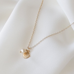 Tiny Seashell and Pearl Necklace - shell necklace, gold filled seashell necklace, dainty necklaces gold, tiny pendant necklace |GFN00043