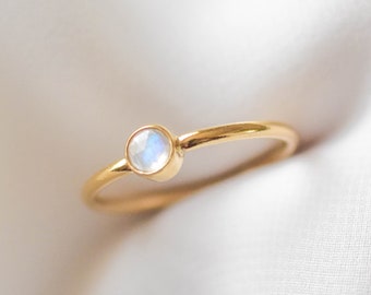 Moonstone Ring - real moonstone ring, gemstone ring, dainty ring, dainty gold ring, bezel ring, stacking rings, moonstone jewelry |GFR00000