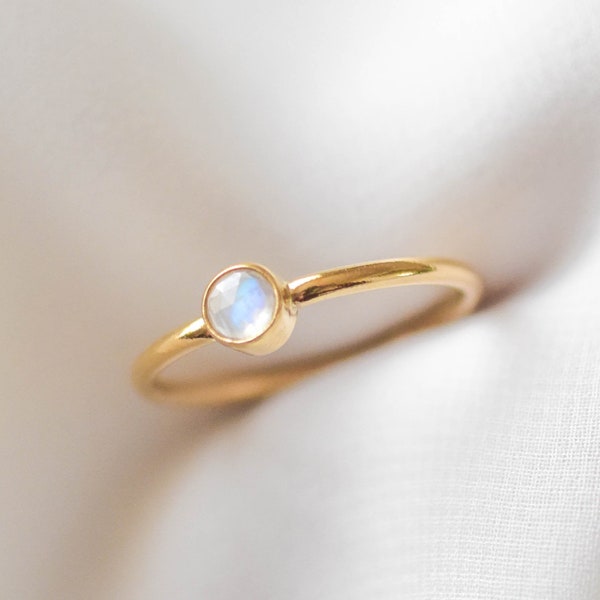Moonstone Ring - real moonstone ring, gemstone ring, dainty ring, dainty gold ring, bezel ring, stacking rings, moonstone jewelry |GFR00000