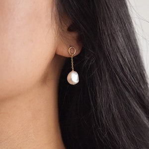 Circle Pearl Drop Earrings -  Pearl Dangle Earrings, Pearl Earrings Gold, Gold filled pearl earrings, Real Pearl Earrings |GFE00057