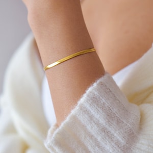 Sleek Gold Bracelet- Dainty bracelet, gold chain bracelet, snake chain bracelet, chain bracelet, simple bracelet, gold bracelet |GPB00001
