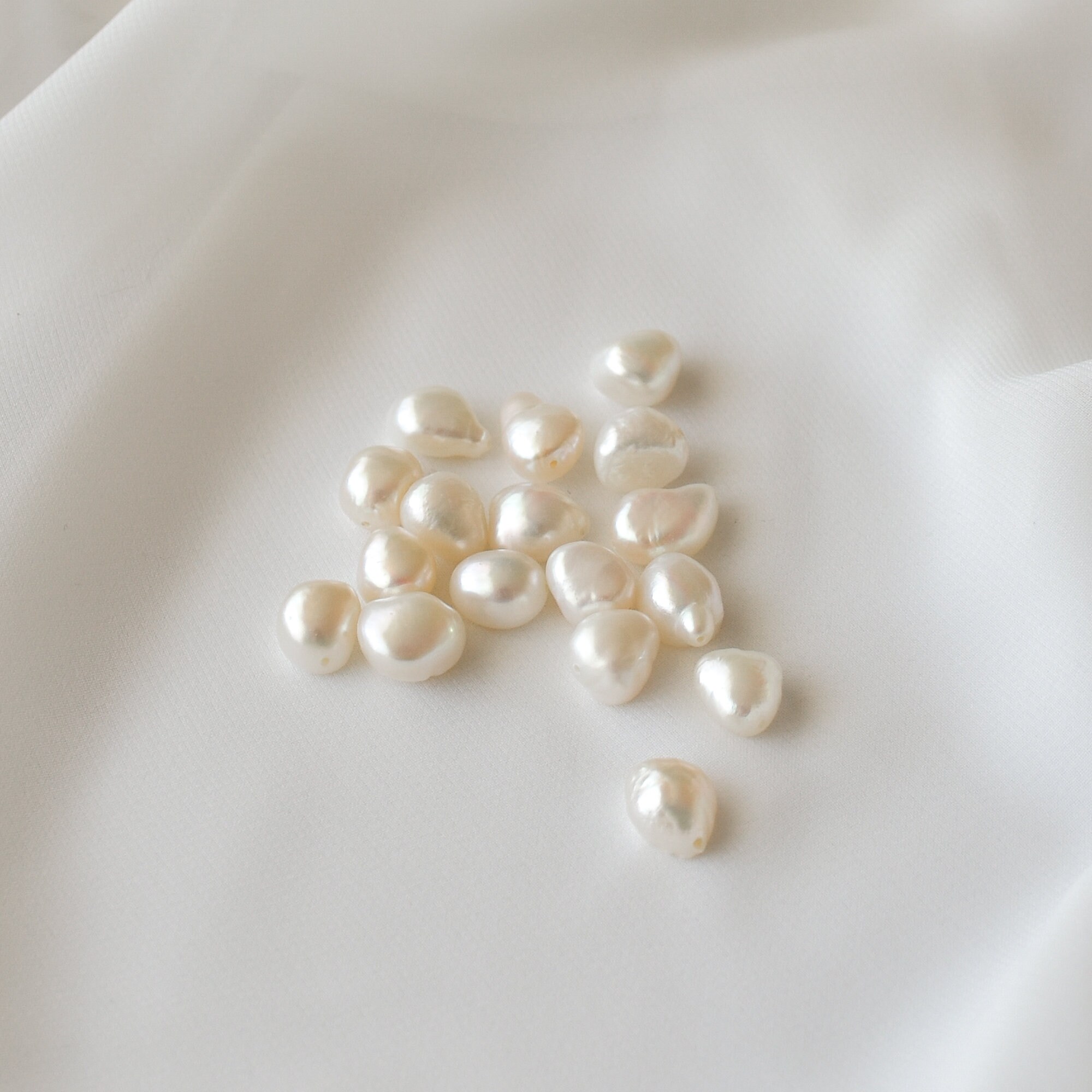 18K Eve Large Pearl Hoop Earrings
