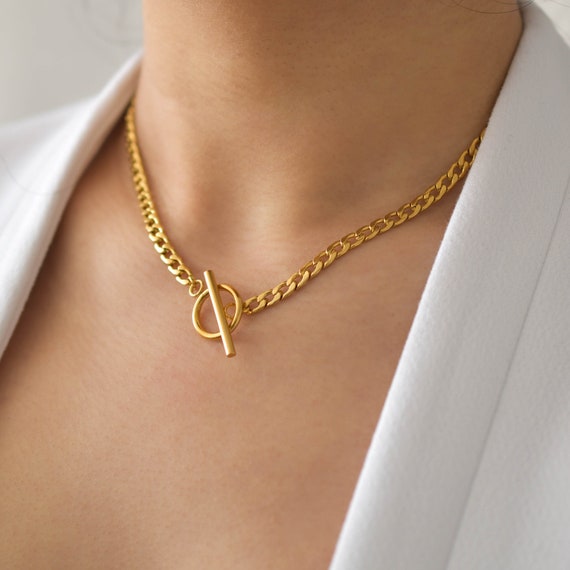 Delicate Dainty 14K Gold Drawn Cable Chain Toggle Clasp Necklace, on Trend Gold Toggle Necklace, Minimalist Toggle Closure Gold Necklace