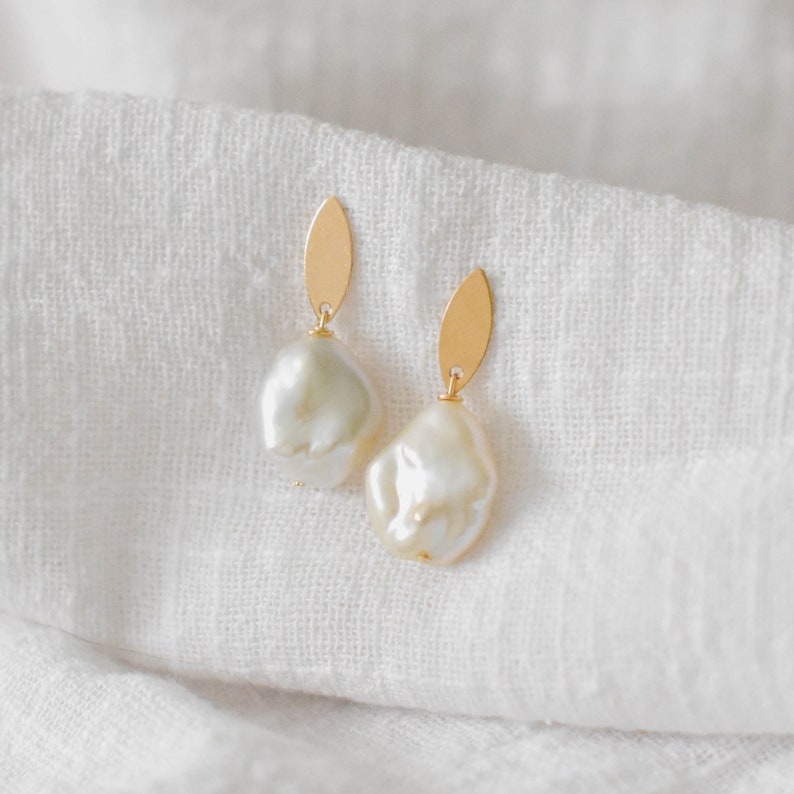 Baroque Pearl Earrings Real Pearl Earrings, Freshwater Pearl Earrings, Bridal earrings, Dressy Earrings, Evening Earrings GFE00050 image 2