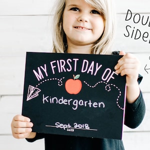 2-in-1 Back to school reusable First & Last Day of School Sign, first day of school sign, last day sign, first day sign *APPLE* 8.5*11