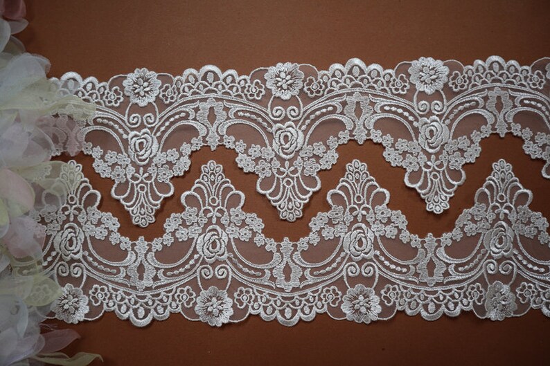Paulette Lace Trim Veil - White main image 0