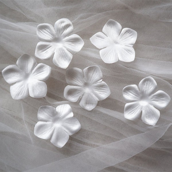 50 pcs white fabric petals/ 4.2 cm diameter flower petals, off white rosette petal, bridal flower, corsage accessories