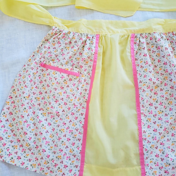 1950's Vintage Handmade Apron, Yellow and Floral Apron, Retro Kitchen, VintageLoretto
