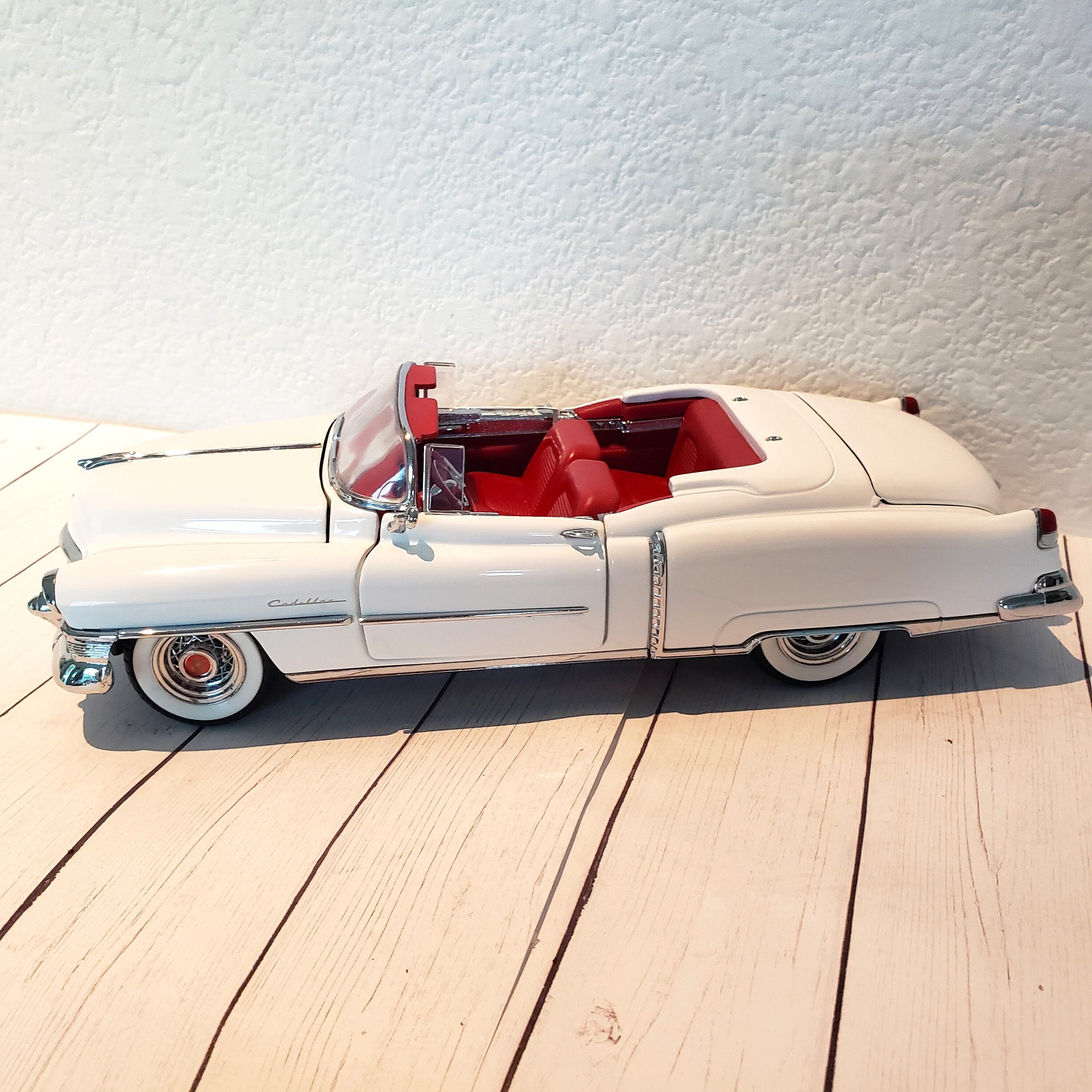 Cadillac ダンバリーミント1953 ミニカー ホワイト Cadillac ダンバリーミント1953 ミニカー ホワイト - メルカリ