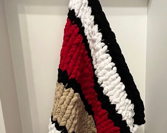 Handmade chunky knit blankets AT WHOLESALE PRICES! **Choose your color/patterns - even school colors - and give it as a gift!**