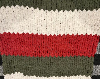 Handmade chunky knit blankets AT WHOLESALE PRICES! **Customize with your own colors!**