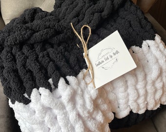 Handmade chunky knit blankets AT WHOLESALE PRICES!  **Choose your colors!**