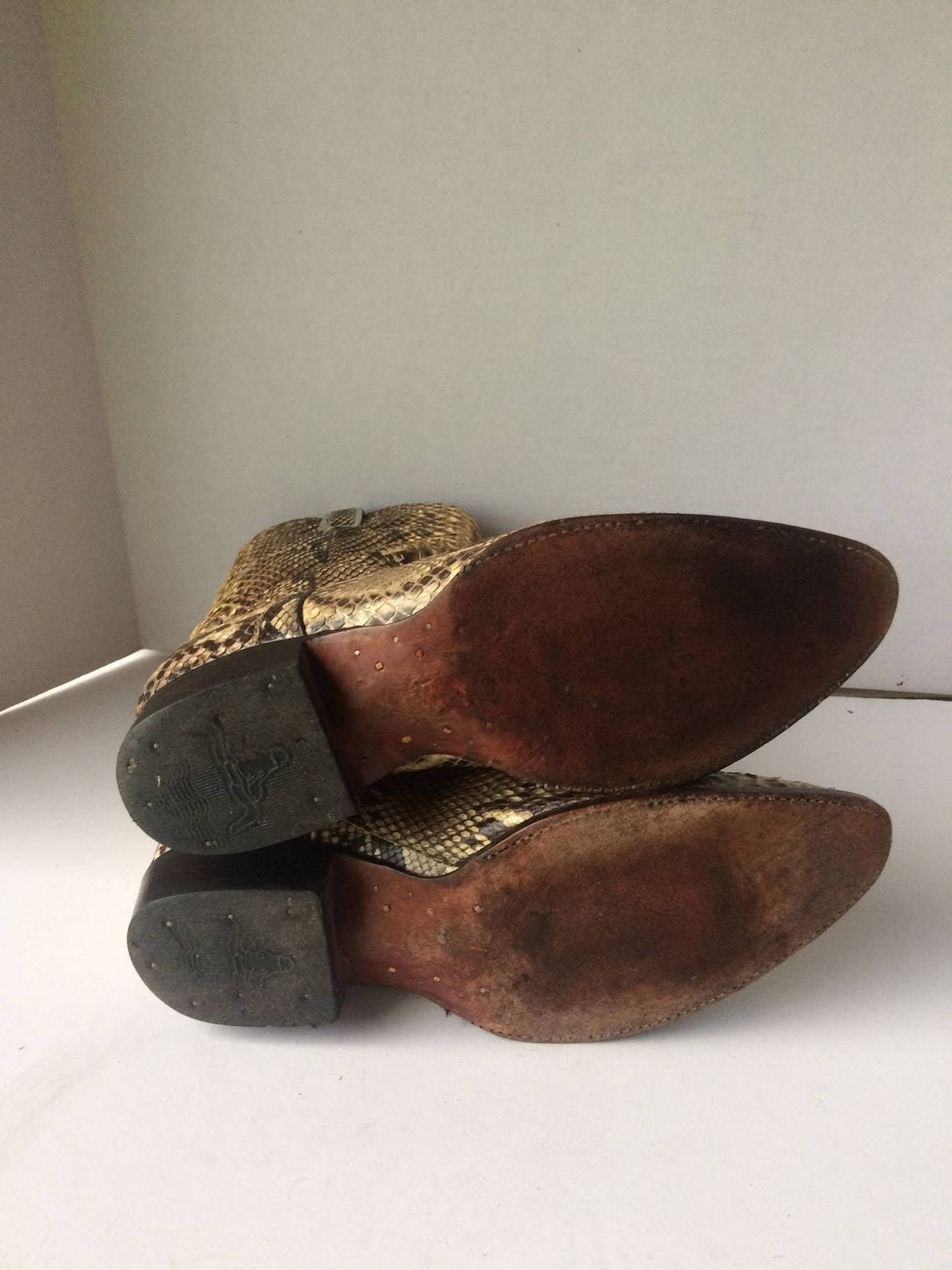 Vintage Snakeskin Cowboy Boots, Handmade Leather, Size 11D, foto 4 di 5