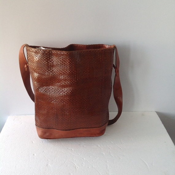 vintage FURLA, large  rusk color woven leather bu… - image 5