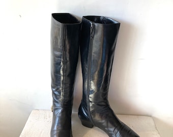 Vintage FERRAGAMO black leather boots- made in ITALY sz 8.5 b