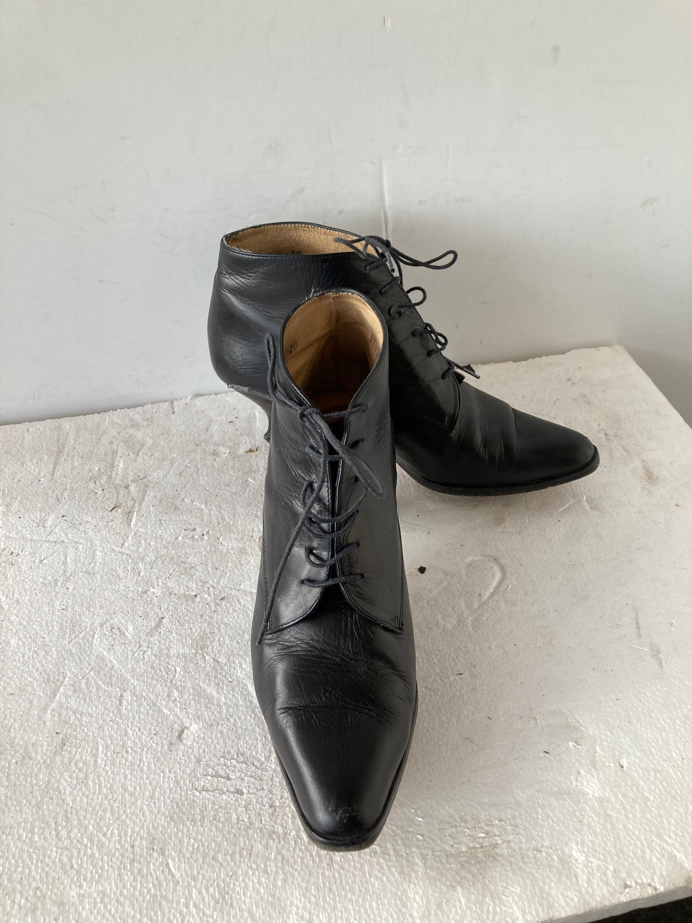 Vintage Kenneth Cole Leather Lace up Booties - 90s Ankle