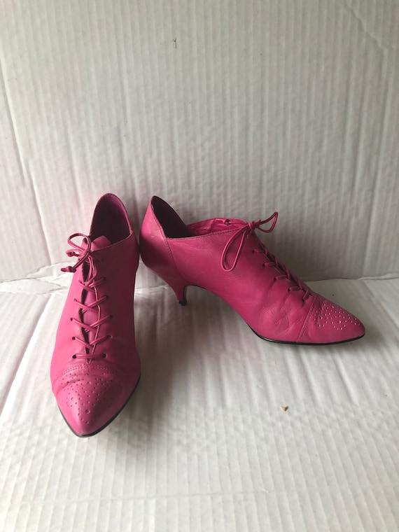 9 WEST sz 7m vintage 80s pink leather lace up ankl