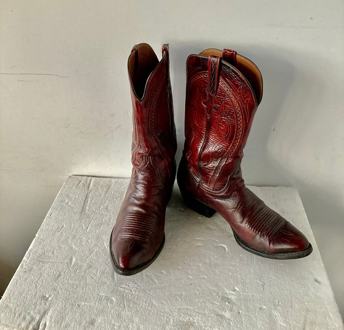 sz 13 D Lucchese vintage men cowboy boots- top of the line skillfully crafted western boots made in TEXAS with pride- sustainable, foto 1 di 5