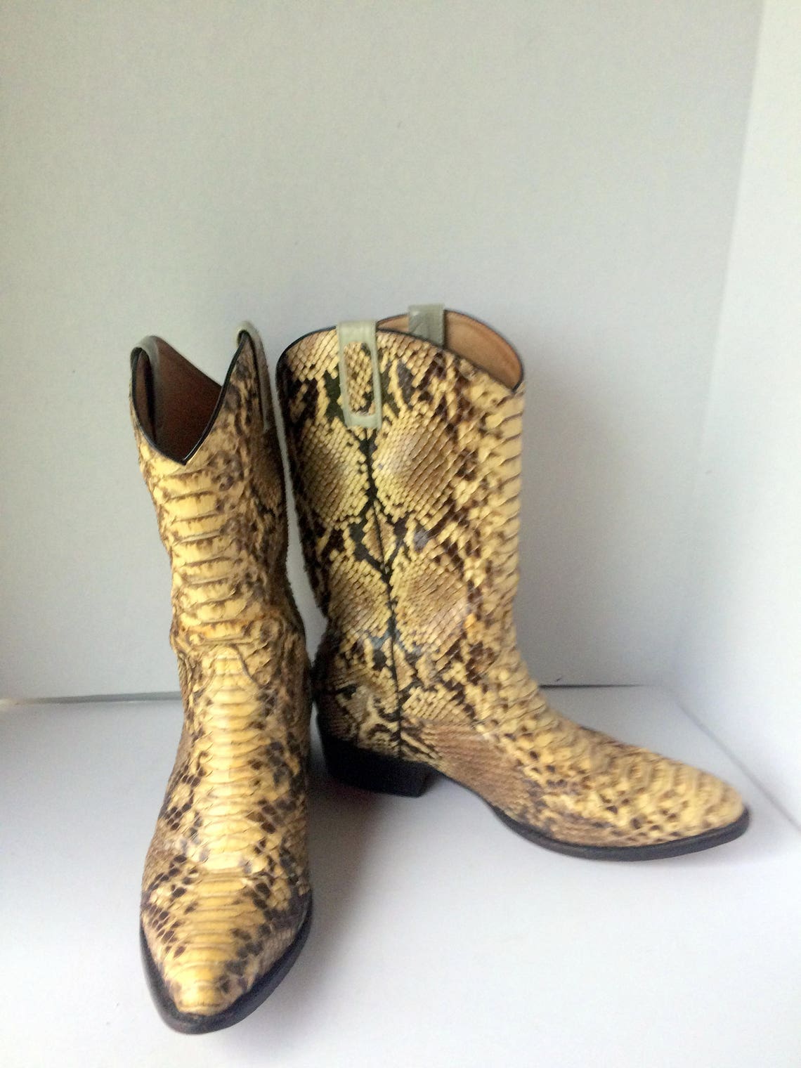 Vintage Snakeskin Cowboy Boots, Handmade Leather, Size 11D, foto 1 di 5