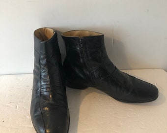 sz 13 men vintage black leather ankle boots-  nice soft leather- side zip-