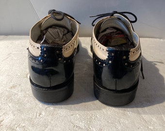 Sz 8 VIA SPIGA Vintage Leather Spectator Shoes-black and