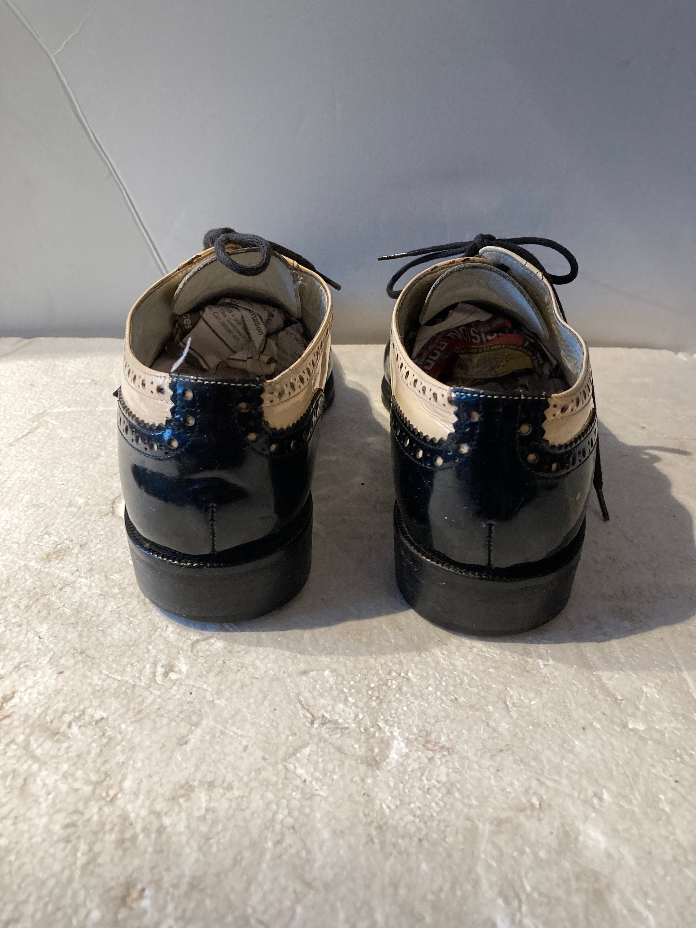 Sz 8 VIA SPIGA Vintage Leather Spectator Shoes-black and