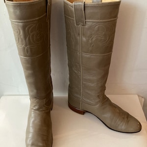 sz 8 B vintage JUSTIN leather knee high boots- pull on- grey leather riding boots- Justin boots a key piece for your fall wardrobe