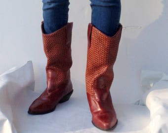 sz 7 M vintage rusk brown and tan color leather flat boots DINGOS BFO3